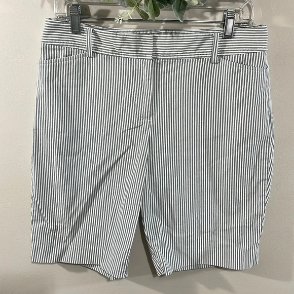 NWOT Talbots Perfect Short Striped White and Black 8P - Picture 1 of 12